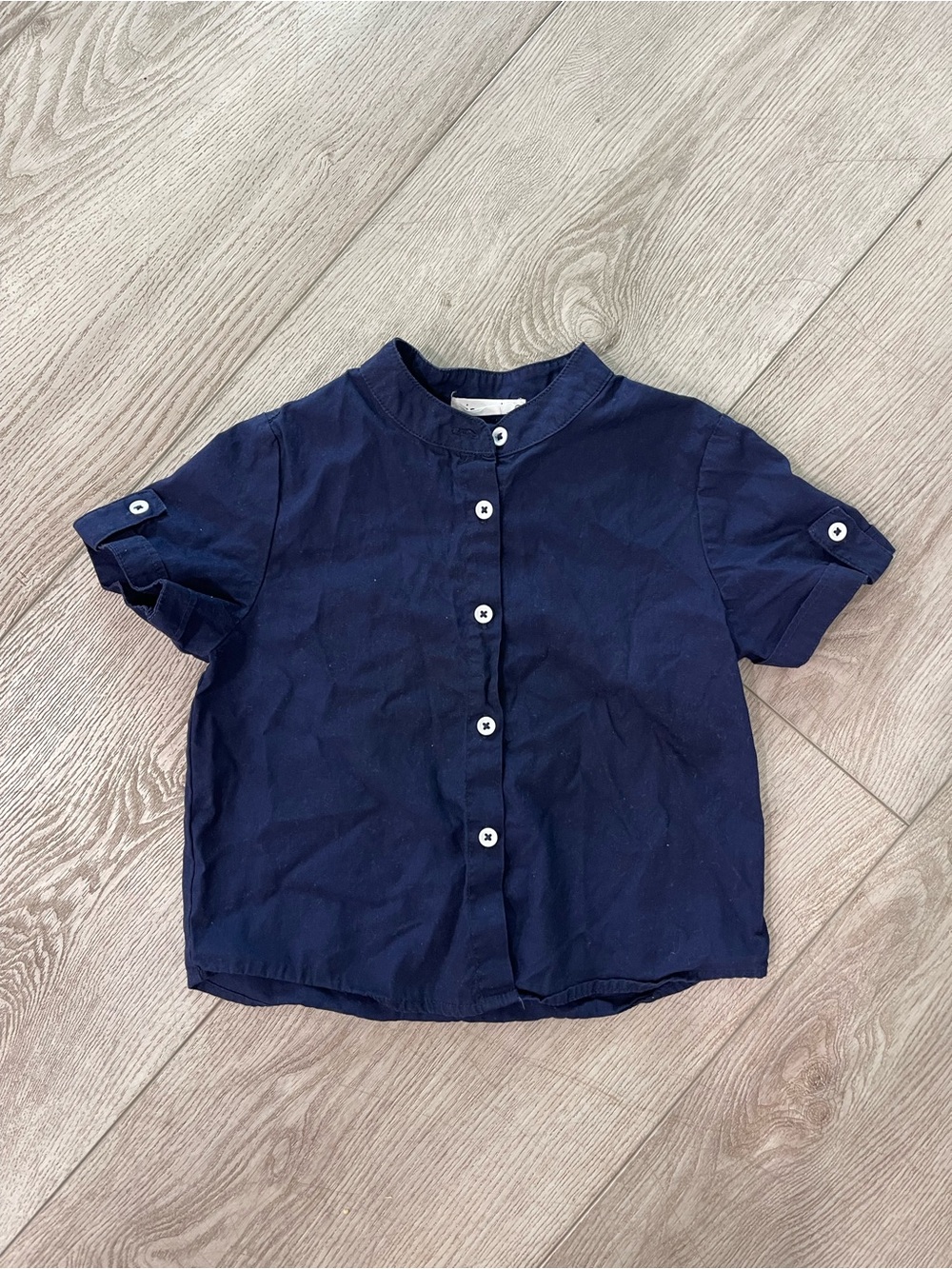Minnow boys navy short sleeve button down shirt, size 3/4T EUC